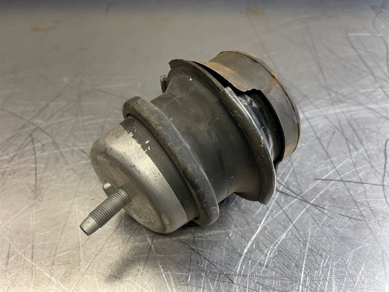 Rear transmission mount R35 GTR